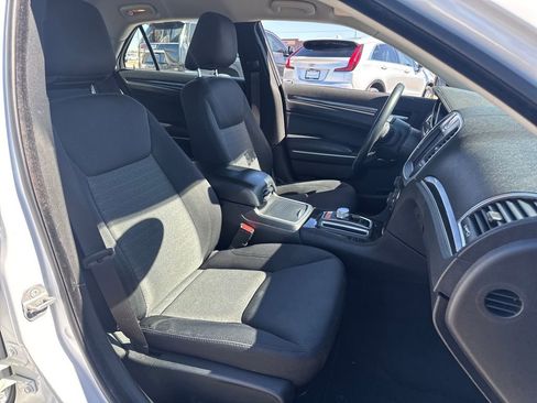 Used 2021 Chrysler 300 Touring w/ Driver Convenience Group image 13