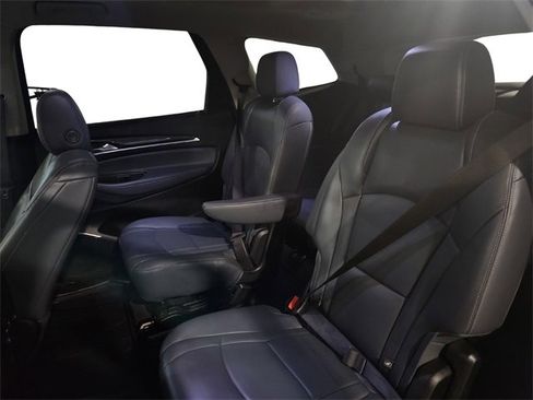 Used 2019 Buick Enclave Essence image 18