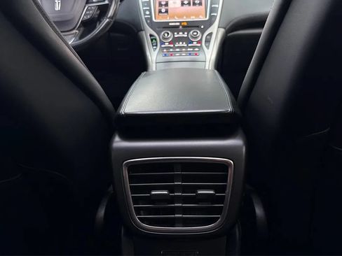 Used 2019 Lincoln Nautilus Reserve FWD image 33