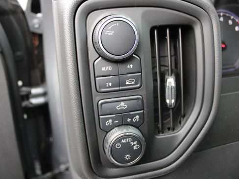 Used 2020 Chevrolet Silverado 1500 Custom w/ Custom Convenience Package image 16