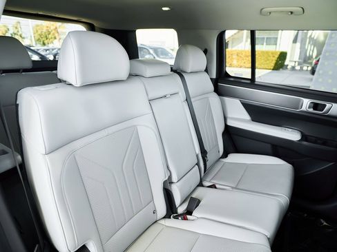 Used 2025 Hyundai Santa Fe SEL image 24