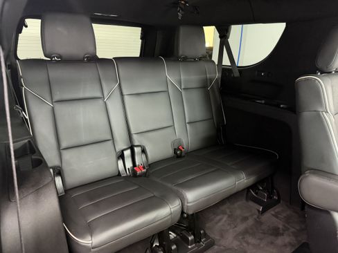 Used 2022 Cadillac Escalade ESV Sport w/ Touring Package AWD/4WD image 28