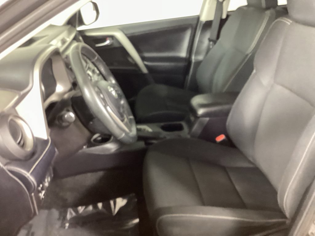 Used 2018 Toyota RAV4 XLE FWD image 10