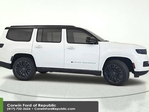 Used 2024 Jeep Grand Wagoneer Series III w/ Rear Seat Video Group 1 AWD/4WD image 7