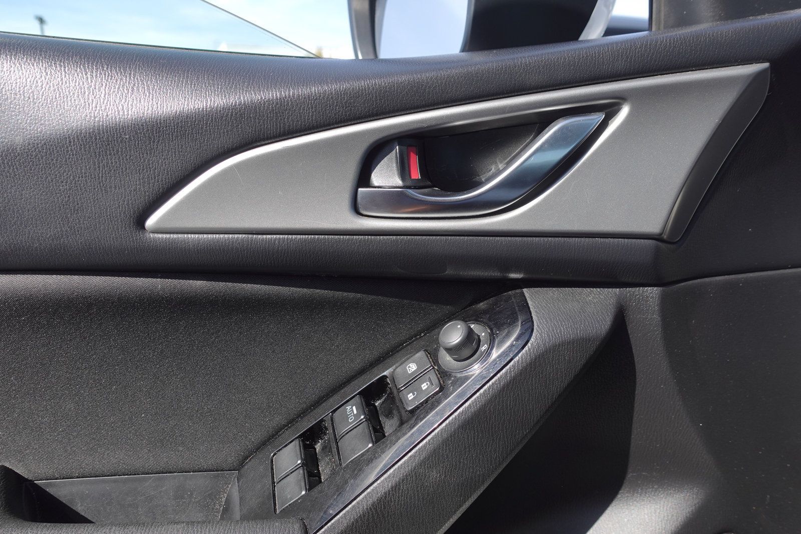 Used 2017 MAZDA MAZDA3 Sport FWD image 15