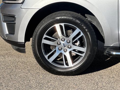 Used 2023 Ford Expedition Limited image 37