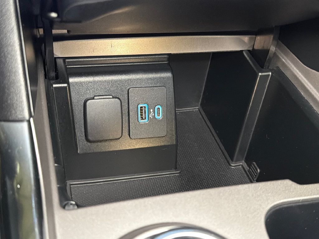 Used 2020 Ford Explorer Limited AWD/4WD image 35
