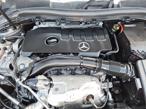Used 2021 Mercedes-Benz GLA 250 image 32