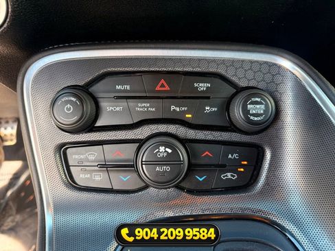 Used 2018 Dodge Challenger R/T Scat Pack w/ Leather Interior Group RWD image 22