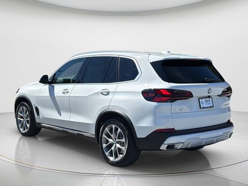 New 2026 BMW X5 xDrive40i image 3