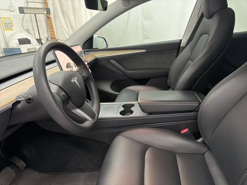 Used 2023 Tesla Model Y Long Range image 14