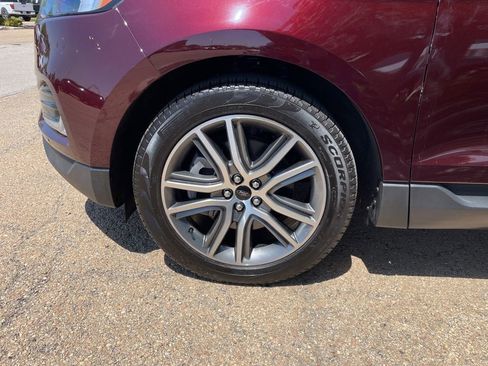 Used 2024 Ford Edge Titanium AWD/4WD image 16