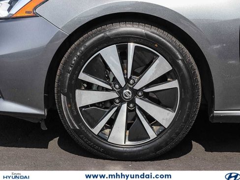Used 2019 Nissan Altima 2.5 SV FWD image 9