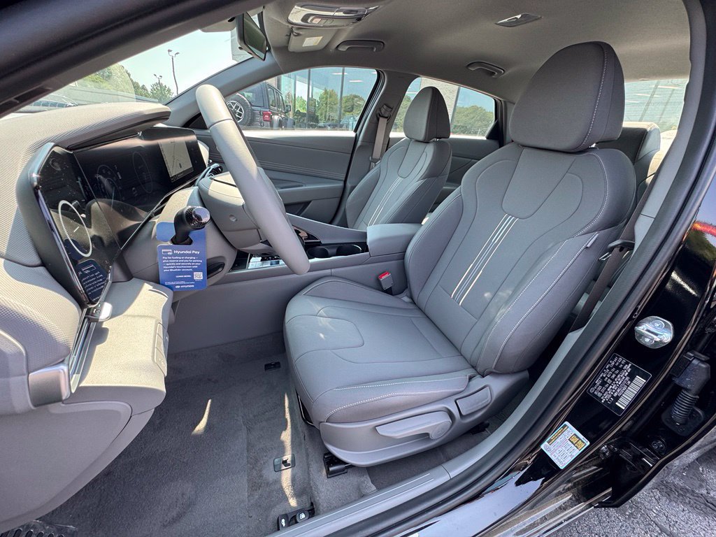 New 2026 Hyundai Elantra SEL FWD image 10