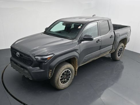 Used 2024 Toyota Tacoma TRD Off-Road AWD/4WD image 20