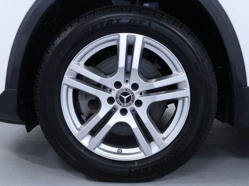 Used 2021 Mercedes-Benz GLA 250 4MATIC w/ Premium Package image 40