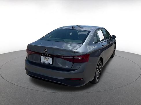 Used 2025 Volkswagen Jetta SE FWD image 15