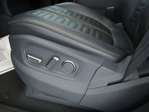 Used 2022 Rivian R1T Launch Edition image 9