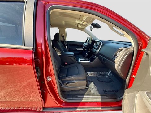 Used 2021 Chevrolet Colorado LT w/ Safety Package image 26