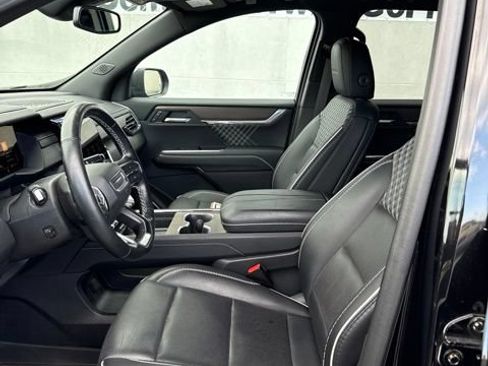 Used 2024 GMC Acadia Denali AWD/4WD image 17