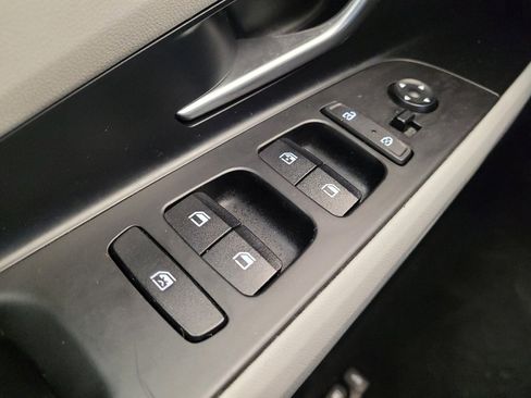 Used 2021 Hyundai Elantra Limited FWD image 27