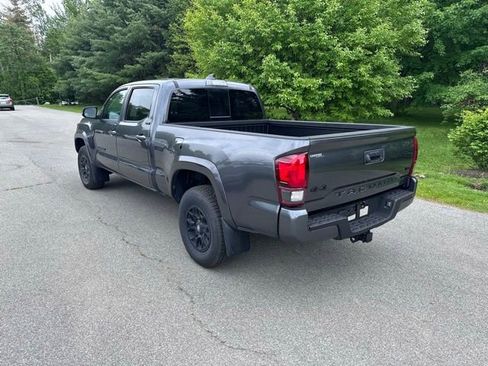Used 2022 Toyota Tacoma SR5 w/ Technology Package AWD/4WD image 5