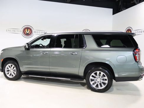 Used 2023 Chevrolet Suburban Premier AWD/4WD image 34