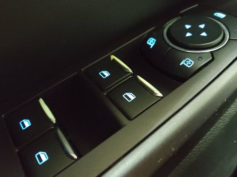 Used 2020 Ford Explorer XLT w/ Equipment Group 202A AWD/4WD image 27