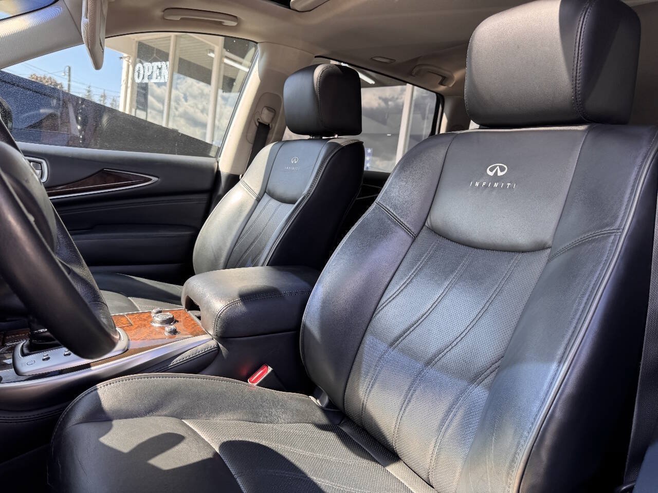 Used 2013 INFINITI JX35 AWD w/ Premium Pkg image 29