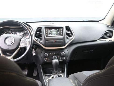 Used 2016 Jeep Cherokee Latitude image 15