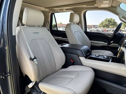 Used 2023 Ford Expedition Platinum AWD/4WD image 26