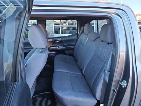 Used 2016 Toyota Tacoma TRD Off-Road image 21