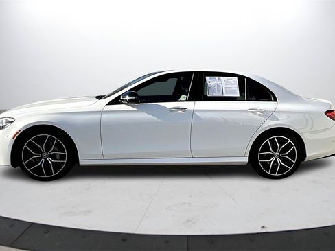 Used 2022 Mercedes-Benz E 350 Sedan image 5