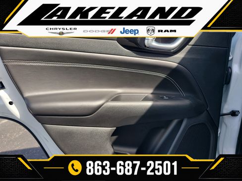 Used 2022 Jeep Compass Latitude FWD image 10