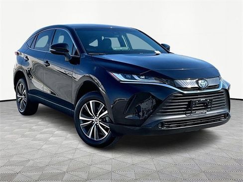 Used 2023 Toyota Venza LE image 1