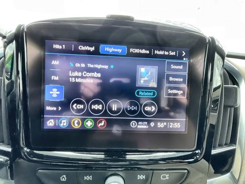 Used 2024 Chevrolet Traverse LT image 13