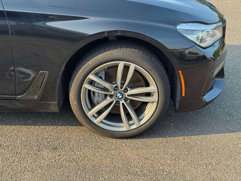 Used 2019 BMW 750i xDrive w/ Executive Package AWD/4WD image 9