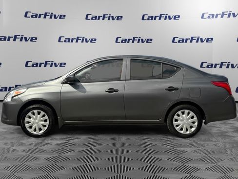 Used 2017 Nissan Versa S FWD image 2