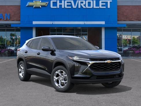 New 2026 Chevrolet Trax LS w/ LS Convenience Package FWD image 7