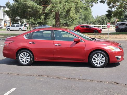 Used 2014 Nissan Altima 2.5 S FWD image 3