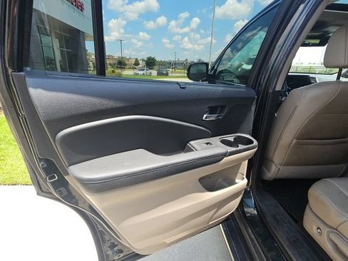 Used 2019 Honda Pilot Touring image 13