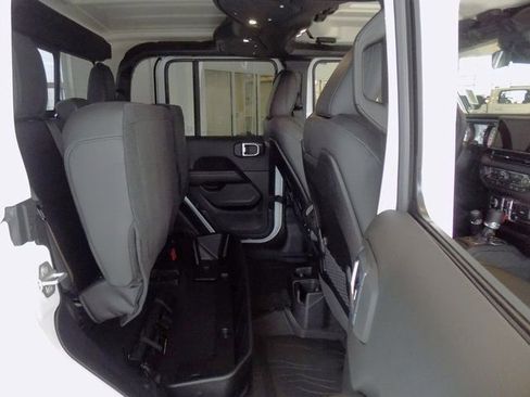 New 2026 Jeep Gladiator Sport image 26