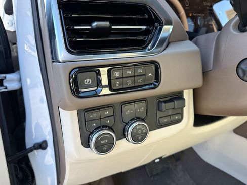 New 2026 GMC Yukon Denali w/ Denali Reserve Package image 17