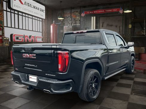 Used 2022 GMC Sierra 1500 Denali AWD/4WD image 3