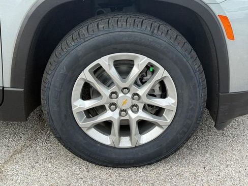 Used 2023 Chevrolet Traverse LS w/ Safety Package FWD image 7