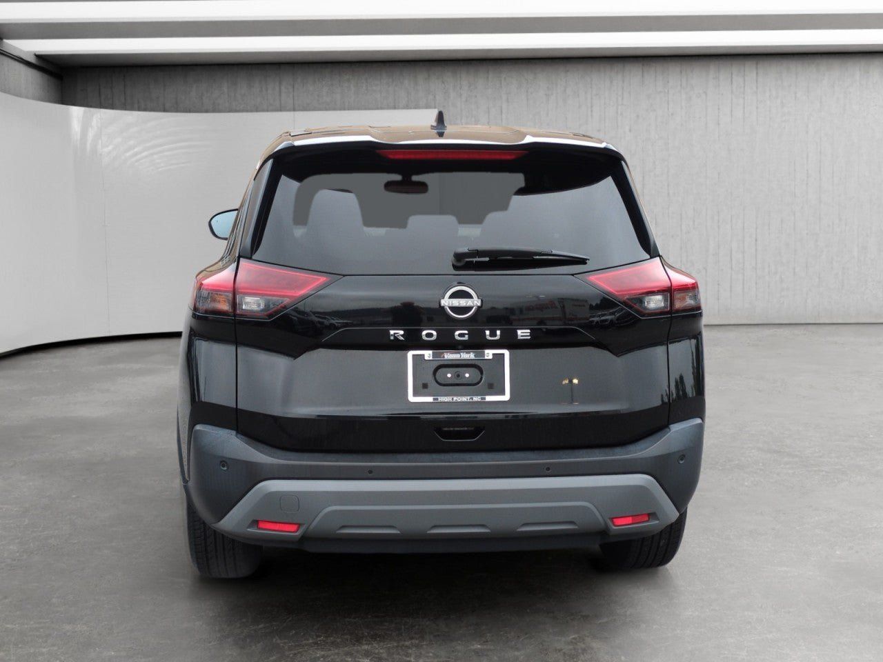 Used 2023 Nissan Rogue S FWD image 6