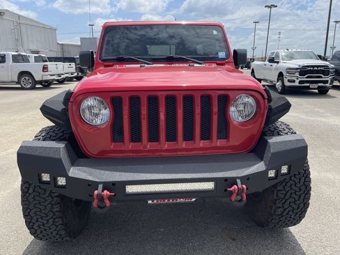 Used 2018 Jeep Wrangler Unlimited Sport S AWD/4WD image 9