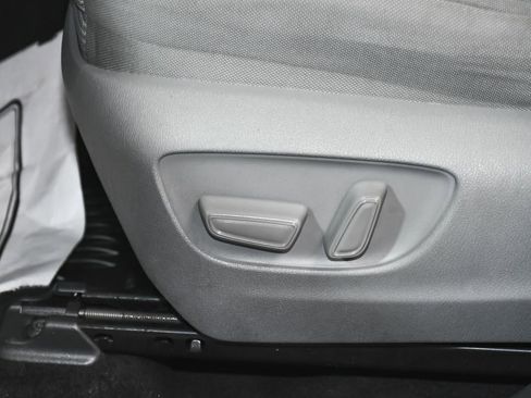 Used 2020 Toyota Highlander L AWD/4WD image 42