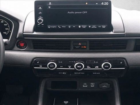 Used 2025 Honda Pilot Touring image 14