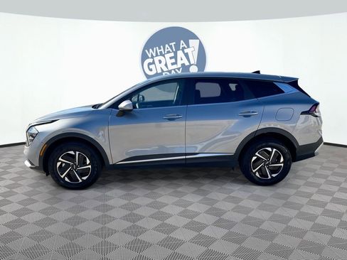 Certified 2023 Kia Sportage LX image 3